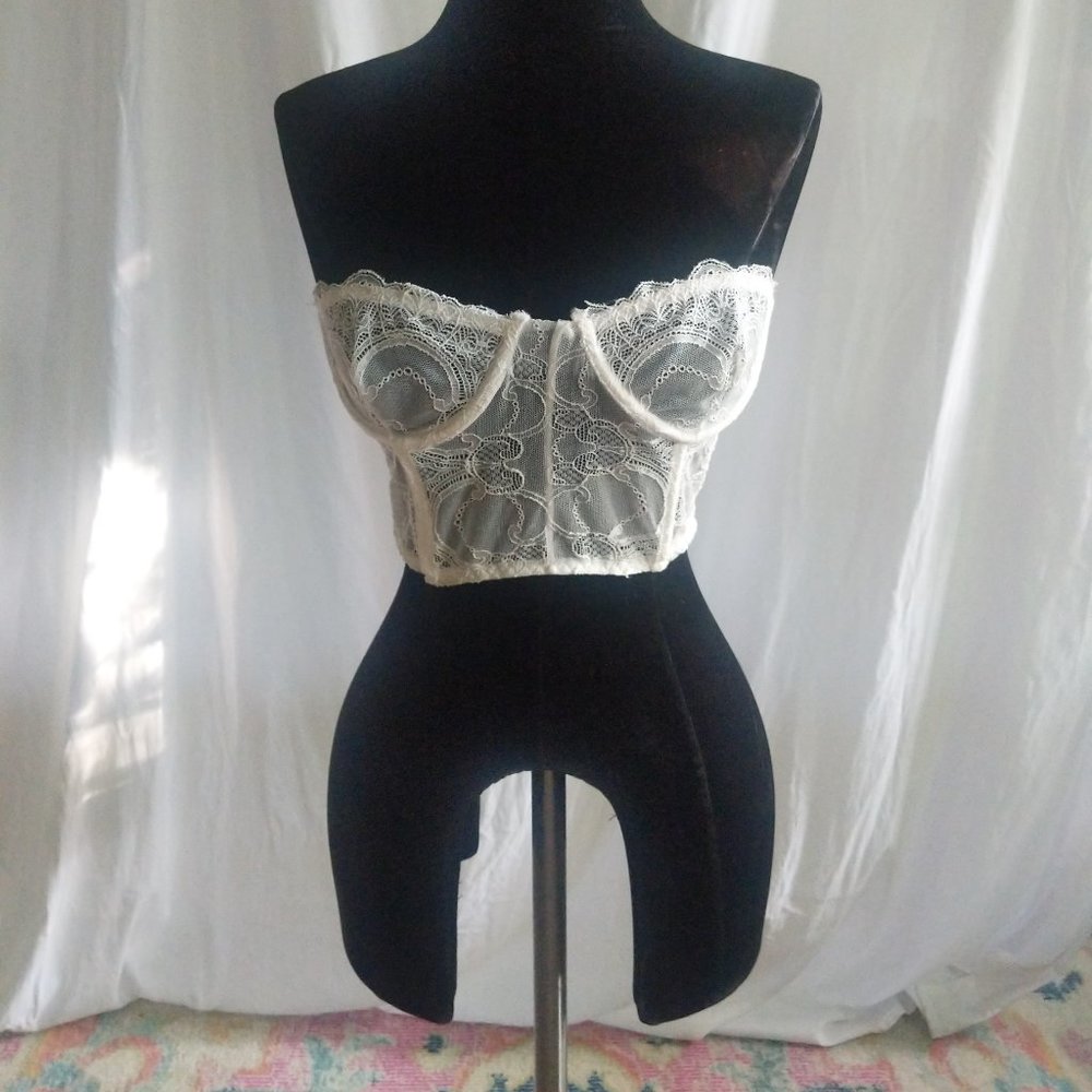 Adorable Lace Bustier Size M